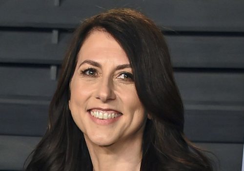 म्याकेन्जी स्कटले ४६५ संस्थाहरूलाई ३.८ अर्ब डलर भन्दा बढी दिईन दान