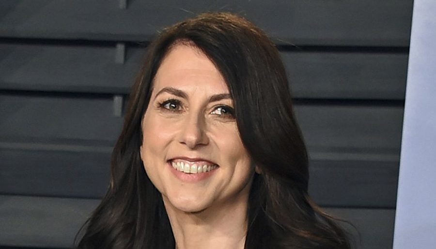 म्याकेन्जी स्कटले ४६५ संस्थाहरूलाई ३.८ अर्ब डलर भन्दा बढी दिईन दान