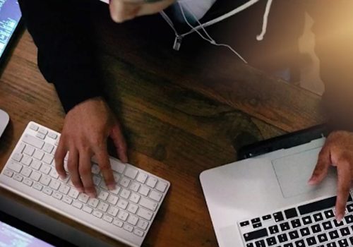 लामो समयसम्म कम्युटरमा काम गर्नुहुन्छ, त्यसोभए तपाईँलाई ‘कार्पल टनल सिन्ड्रोम’ समस्या हुनसक्छ