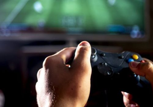 हप्तामा दश घण्टा भन्दा बढी भिडीयो गेम खेल्दा युवाको आहार र निद्रामा असर : अध्ययन