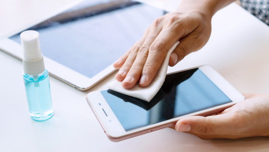 तपाईंको स्मार्टफोनको लाइफ बढाउने भए यी १० ठूला गल्तीहरू गर्दै नगर्नुस्