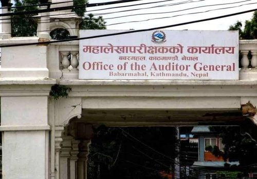 महालेखाको प्रतिवेदन- मोबाइल सेवाको नवीकरण दस्तुर एकमुष्ट लेऊ र २० अर्ब रुपैयाँ नै कायम गर