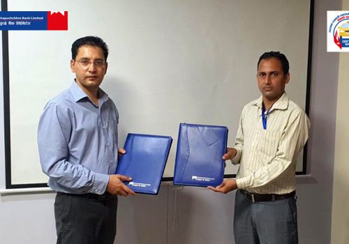 इजि ट्याक्सी र माछापुच्छ्रे बैंकबीच व्यवसायिक सम्झौता