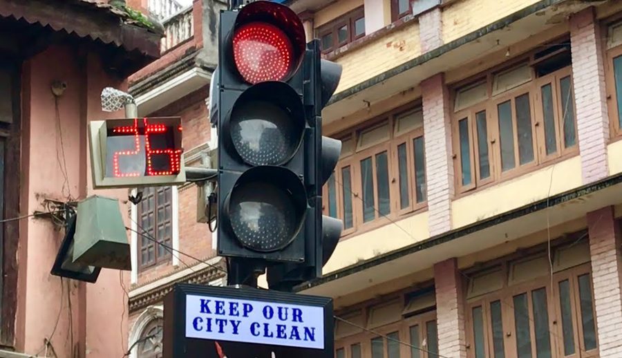 कोटेश्वर–कलङ्की खण्डमा ‘ट्राफिक बत्ती’ जडान गरिँदै