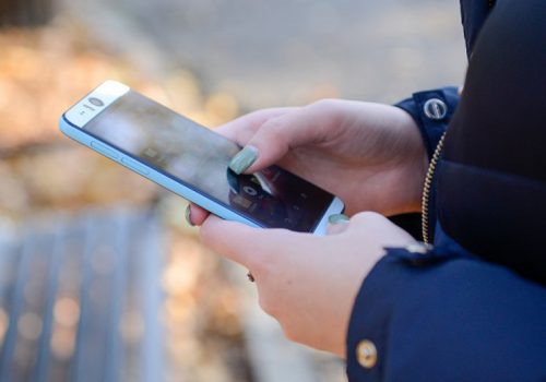 तपाइँको फोन चोरी भएको छ भने यसरी आईएमईआई नम्बरमार्फत पत्ता लगाउनुहोस्