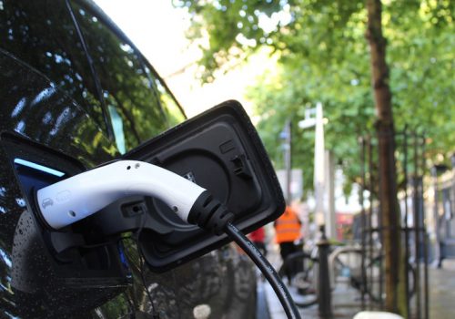 अमेरिकाको क्यालिफोर्निया २०३५ बाट पेट्रोल गाडीको किनबेचमा प्रतिबन्ध