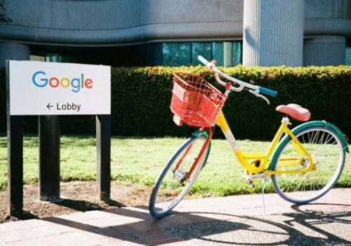 गूगलको कार्बन फुटप्रिन्ट शून्य, आगामी १० वर्षमा डाटा सेन्टर र कार्यालयहरू कार्बनमुक्त उर्जामा