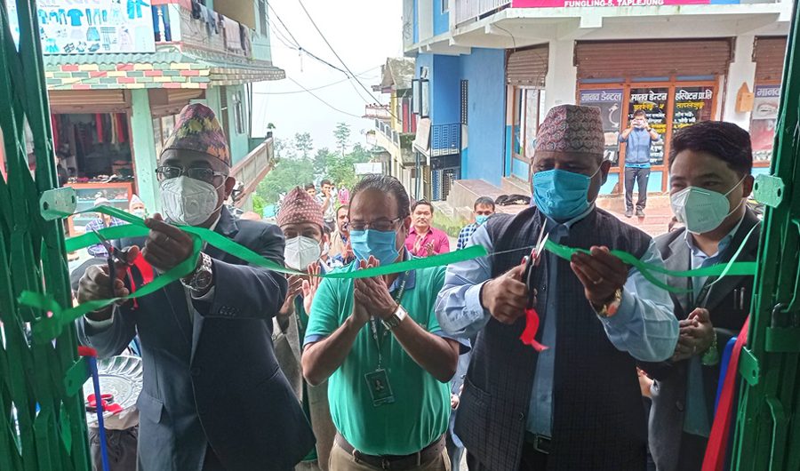 सानिमा बैंकको दुई नयाँ शाखा ताप्लेजुङ्ग र कोहलपुरमा