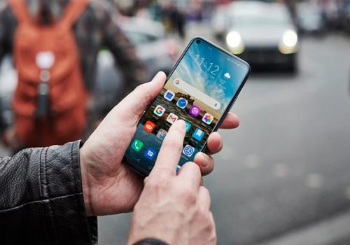 स्मार्टफोन ह्याङ्ग हुने समस्या भोगिरहनुभएको छ ? त्यसोभए यी ८ उपायहरु अपनाउनुस्