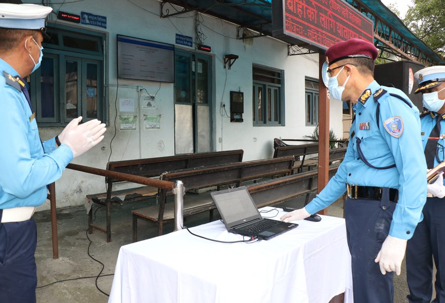 हराएको सवारी साधनको निवेदन र सिफारिस ट्राफिक प्रहरीले अनलाईनबाटै दिने, यसरी लिनुस् सेवा