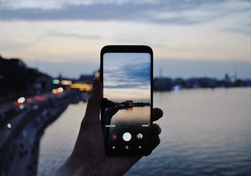 धेरै व्यक्तिले स्मार्टफोनबाट फोटोहरू खिच्दा यी गल्तीहरू गर्छन्, तपाईँले पनि नगर्नुस्