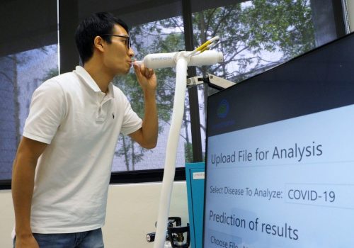 श्वास परीक्षणबाटै ६० सेकेण्डमा कोरोनाभाइरस पत्ता लगाईने, सिंगापुरमा नयाँ उपकरण परीक्षण हुँदै