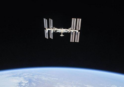 अन्तराष्ट्रिय अन्तरिक्ष स्टेशनमा मानिस पुगेको २० वर्ष पुरा, २४० अन्तरिक्ष यात्री र २३० वटा स्पेसवाक