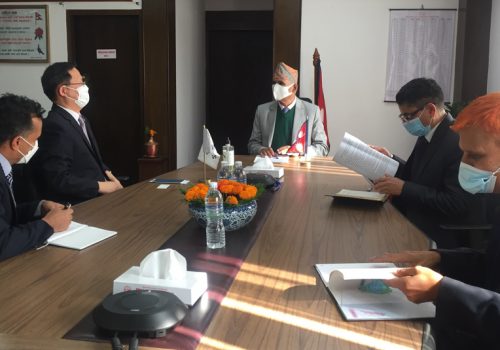 अर्थमन्त्री पौडेल र नेपालका लागि कोरियाका राजदूत योङसिकबीच शिष्टाचार भेटघाट