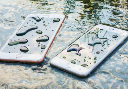 के हुन्छ वाटर रेसिस्टेन्ट र वाटरप्रुफ स्मार्टफोनहरुमा फरक ? यहाँ थाहा पाउनुहोस्