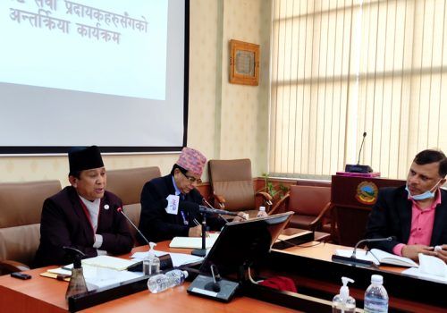 दूरसञ्चार पूर्वाधार कम्पनी ल्याउने विषयमा सञ्चार मन्त्री गुरुङ र इन्टरनेट सेवा प्रदायकहरुबिच जुहारी