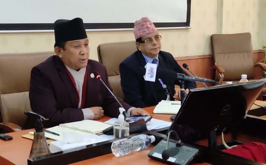 सञ्चार मन्त्री गुरुङले चेतावनी दिँदै भने- ‘इन्टरनेट सेवाको गुणस्तर निकै कमजोर छ, सुधार्नुस्’