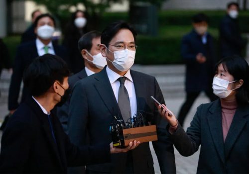 सामसङ इलेक्ट्रोनिक्सका उपाध्यक्ष जे वाई लीलाई ९ वर्षको जेल सजाय