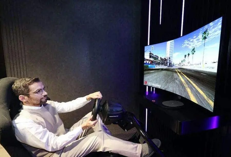 गेमिङ तथा टिभीका लागि एलजीले ४८ इन्चको बेन्डेबल डिस्प्ले ल्याउँदै