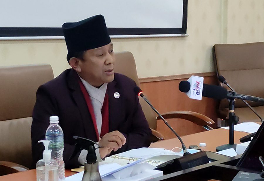 सञ्चारमन्त्री गुरुङको गुनासो- सामाजिक सञ्जालहरुलाई नियमन र नियन्त्रण नगर्दा अराजकता भयो