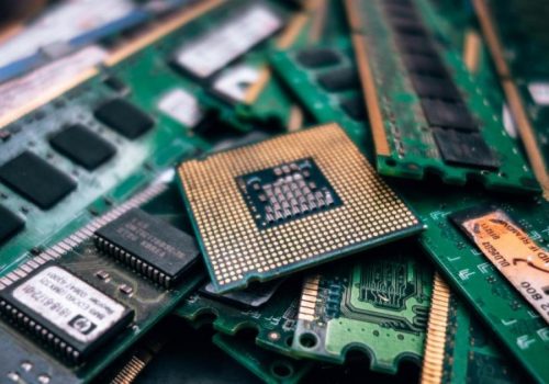 सेमिकण्डक्टर चिप अभावका कारण विश्व बजारमा इलेक्ट्रोनिक्स सामानको मूल्य १० देखि ३० प्रतिशतसम्म वृद्धि