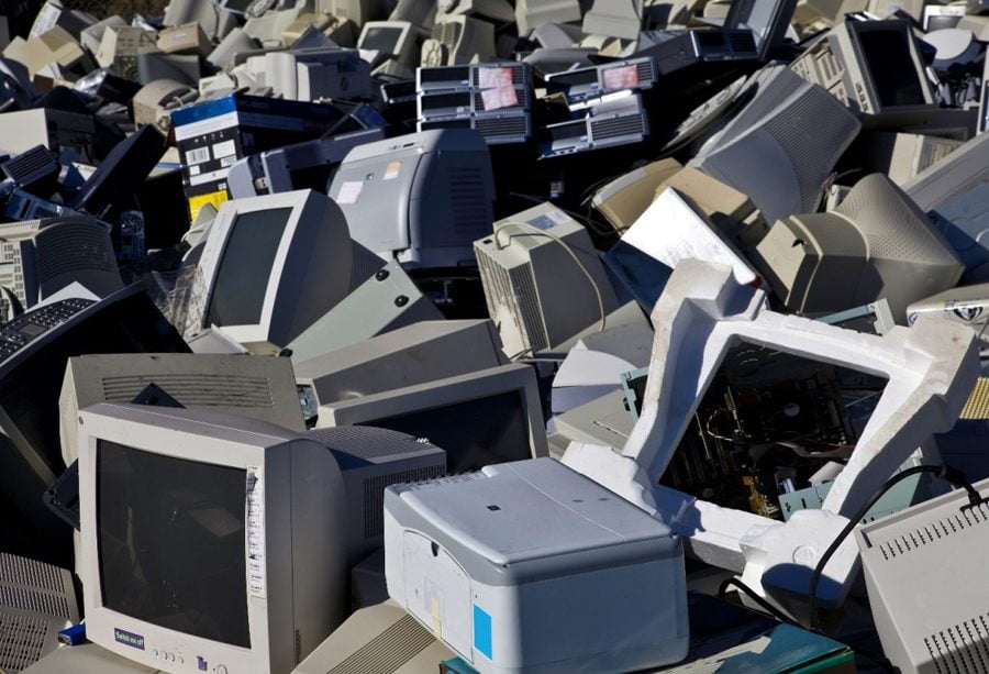 इलेक्ट्रोनिक्सबाट हुने फोहोर विश्वव्यापी रूपमा थुप्रिएकोमा चिन्ता