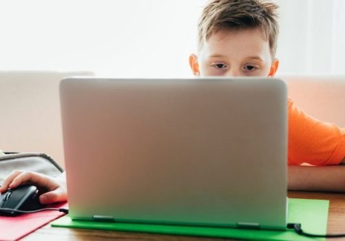 अनुसन्धानकर्ताहरुले सबैभन्दा ठूलो एआई इमेज जेनरेशन डाटासेटमा बाल दुर्व्यवहार सामग्री फेला पारे