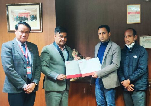 इजी ट्याक्सी नेपाल एपका ट्याक्सीधनीलाई प्रभु इन्स्योरेन्सले बीमा सेवा दिने