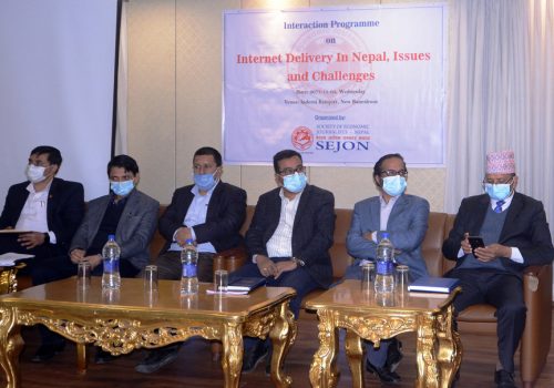 इन्टरनेटमा अधिक कर हुँदा सेवाग्राहीहरुलाई असर परेको सरोकारबालाहरुको भनाई