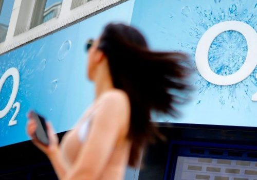 ग्राहकहरुसँग अतिरिक्त शुल्क उठाएको आरोपमा बेलायती अपरेटर ओटूलाई १० मिलियन पाउण्ड जरिवाना