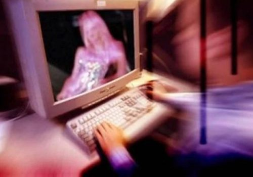 भारतको उत्तर प्रदेशमा अनलाइनमा ‘पोर्न’ हेर्नेलाई प्रहरीले नोटिस पठाउने