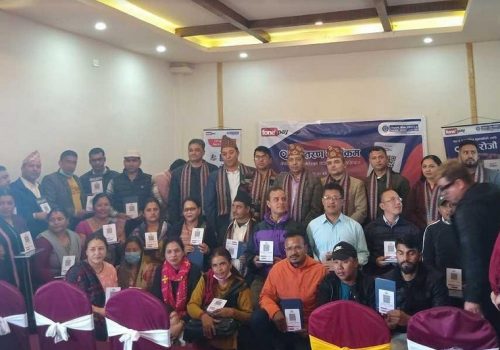 नेपाल बैंकको एकै दिन ११८ जनालाई फोन पे को क्यूआर स्ट्याण्ड वितरण