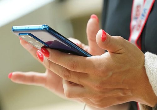 किन तात्छ स्मार्टफोन ? तपाइँको फोनलाई ओभरहिटिङ्गबाट कसरी बचाउने जान्नुहोस्