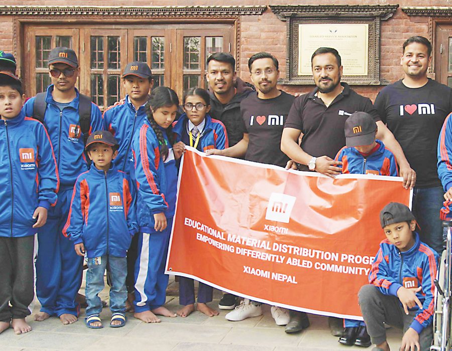 शाओमीद्वारा डिसेवल स्टुडेन्ट एशोसिएसन स्कूलका विद्यार्थीहरुलाई शैक्षिक सामग्री वितरण