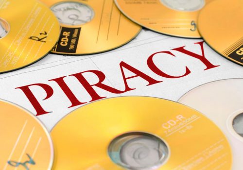 नेपाली फिल्म पाईरेसी गरेर सामाजिक सञ्जालमा अपलोड गरेको आरोपमा एक युवक पक्राउ