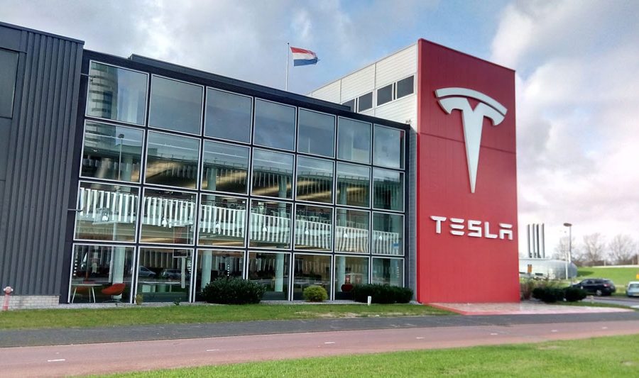 टेस्ला ईभी ३० लाख थान उत्पादन