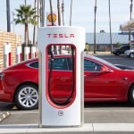 अमेरिकी कारका लागि चीनमा निर्मित सबै पार्टपुर्जा हटाउन आपूर्तिकर्ताहरूलाई टेस्लाको दबाब