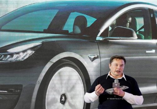 अब टेस्लाका गाडीहरु बिटक्वाइनबाट पनि किन्न सकिने