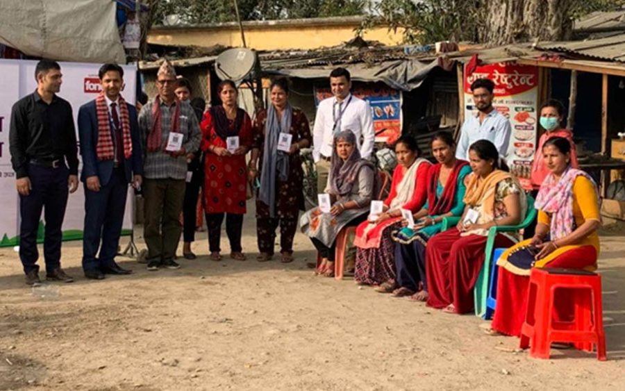 सिभिल बैंकको नगदरहित अभियान, धनगढीको दैनिक कृषि उपज हाट बजारमा क्युआर कोड सेवा