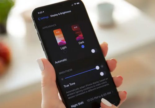 एप्पलको आईफोन वा आईप्याडमा डार्क मोड चलाउन चाहनुहुन्छ, त्यसोभए यस्तो छ सजिलो तरीका