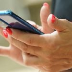 स्मार्टफोन, एसेसरिजको अफलाइन बिक्री आम्दानीमा भारतले विश्वव्यापी ट्रेन्डलाई पछि पार्यो