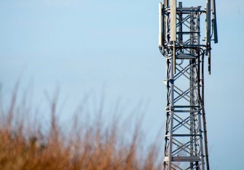 ग्रामिण क्षेत्रमा फाइभजी नेटवर्कका लागि बेलायतले ठूला र अग्ला टावर राख्न दिने
