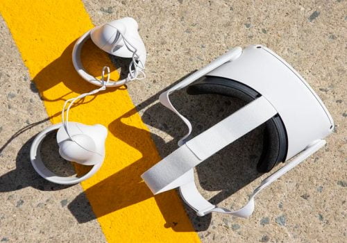 फेसबुकले यसपाली ओक्युलस प्रो हेडसेट नल्याउने