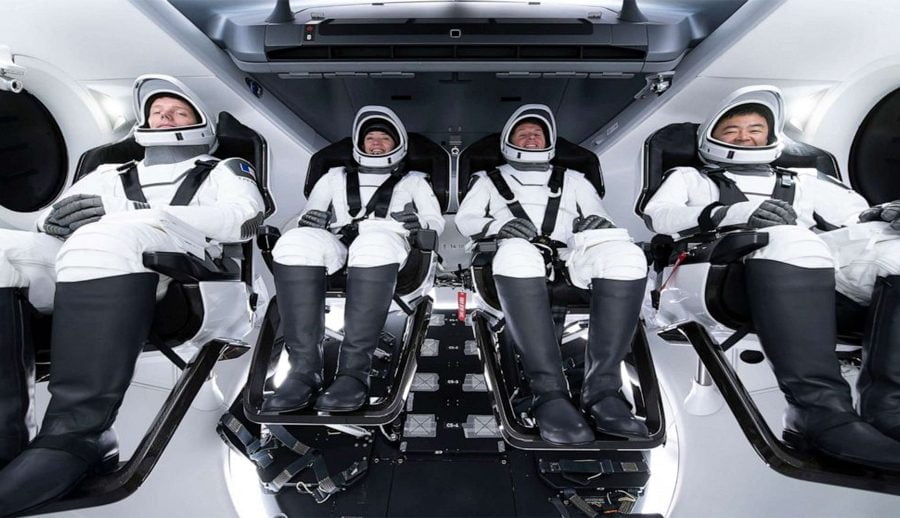 स्पेसएक्सद्वारा चार जना वैज्ञानिक रहेको रकेट अन्तरिक्षमा प्रक्षेपण