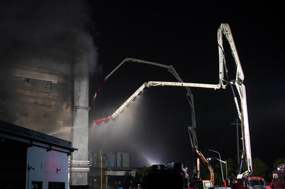 एप्पलको लागि आपूर्ति गर्ने कम्पनीको सांघाई स्थित कारखानामा आगलागीमा ८ जनाको मृत्यु