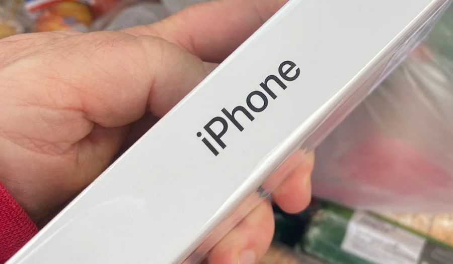 जब ग्राहकले स्याउ(एप्पल) अर्डर गर्दा आईफोन एसई उपहार पाए…