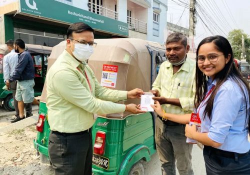 सनराइज बैंकको क्यूआर सेवा विराटनगरका टेम्पो र ई–रिक्सामा