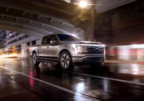 फोर्डको एफ १५० लाईटिनिङ्ग अल इलेक्ट्रिक पिकअप ट्रक, मूल्य ४० हजार डलरबाट शुरु