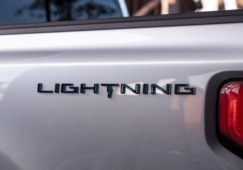 फोर्डको नयाँ इलेक्ट्रिक एफ १५० पिकअपको नाम ‘लाइटनिङ्ग’, अर्को साता सार्वजनिक हुने