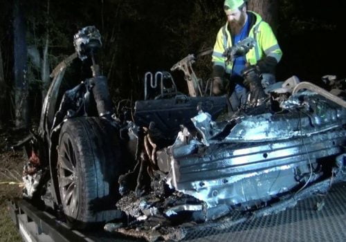 टेस्लाको कार दुर्घटना हुँदा अटो पाइलट अफ थियो: प्रारम्भिक रिपोर्ट